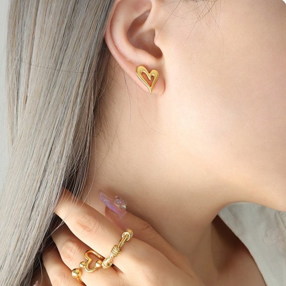 Heart Shaped Stud Earrings 18K Gold Plating Stainless Steel - Picture 10 of 11